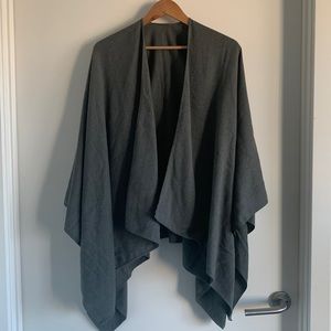 Lululemon grey shawl